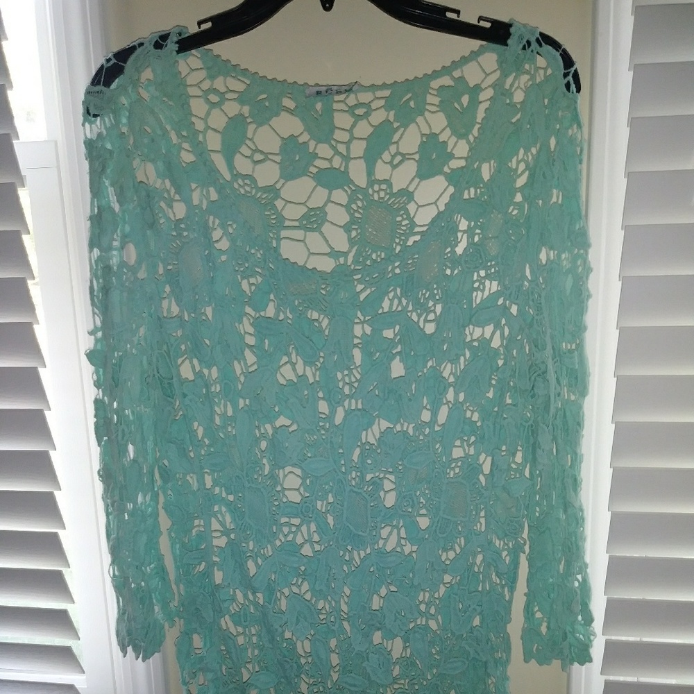 Nice lace overlay top, size L
